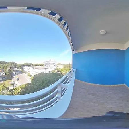 Apartment In Lignano Sabbiadoro 42773 Lägenhet